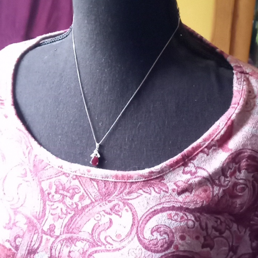 Sterling silver necklace with clear and red crystals. 9" chain and 3/4" pendant. - Picture 4 of 7